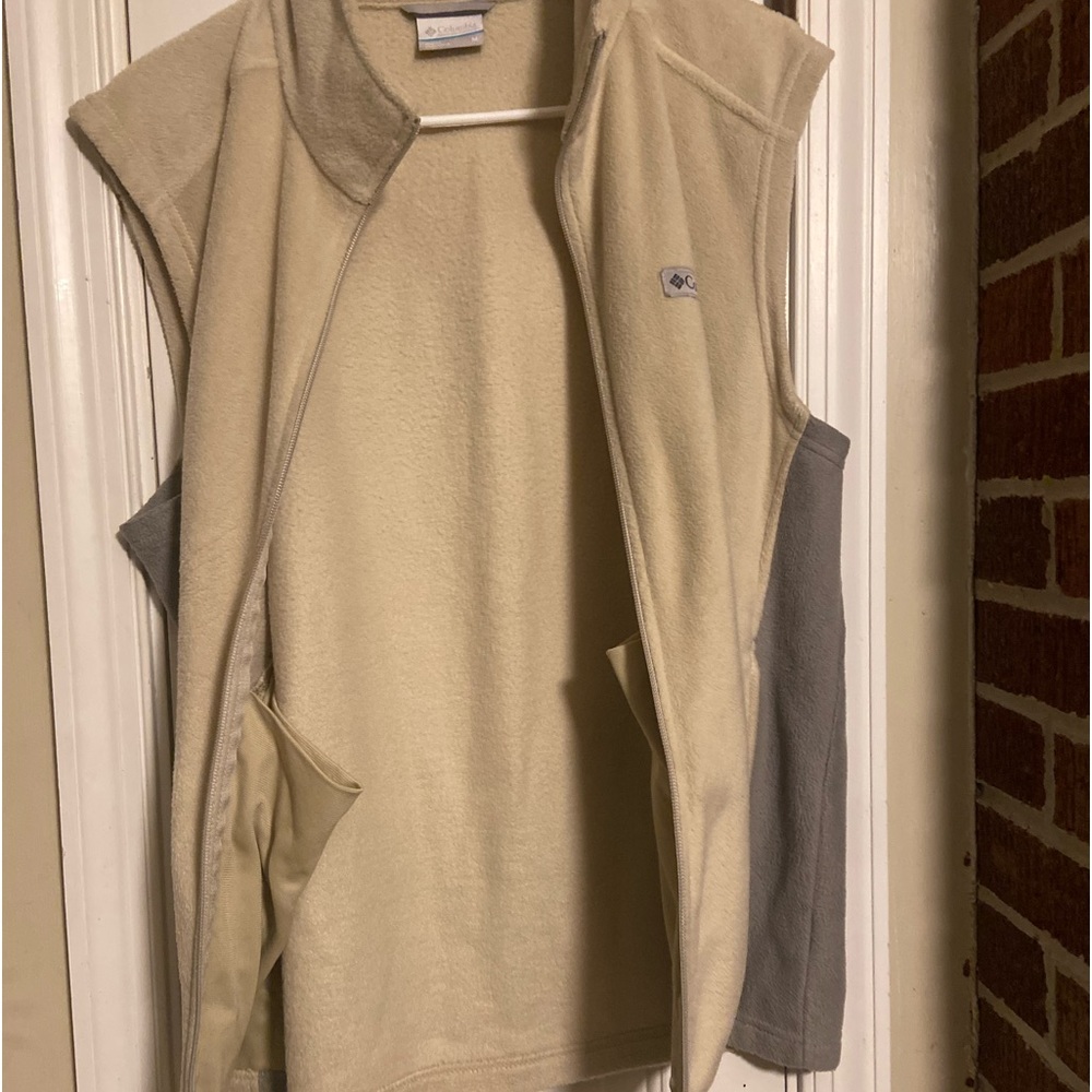Columbia Vest